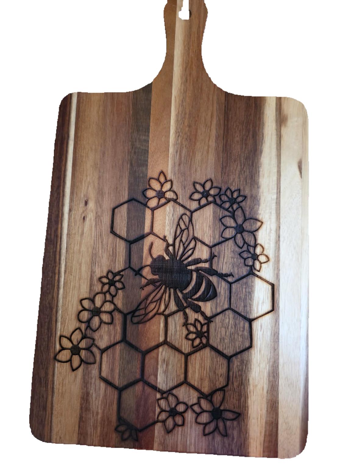 16" x 9" Acacia Cutting Board – Bee & Honeycomb Engraving