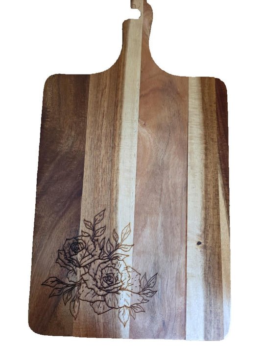 16" x 9" Acacia Cutting Board – Engraved Roses